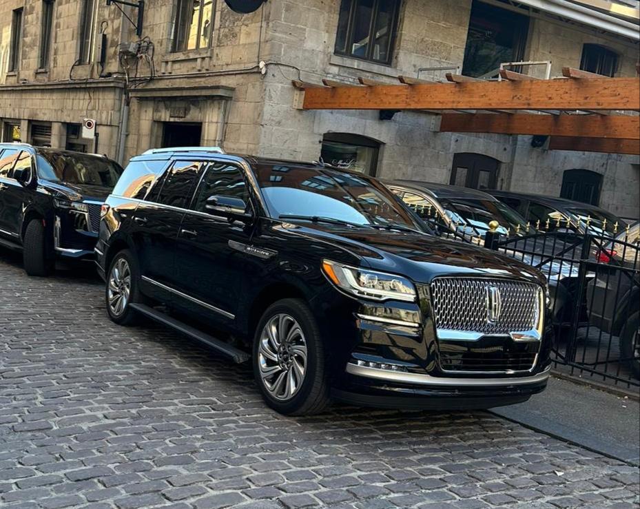 Premium SUV – exterior hero photo